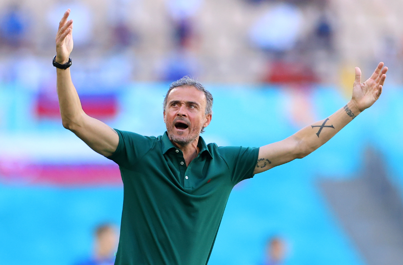 法甲德比巴黎圣日耳曼险胜,恩里克展望未来奖杯征程